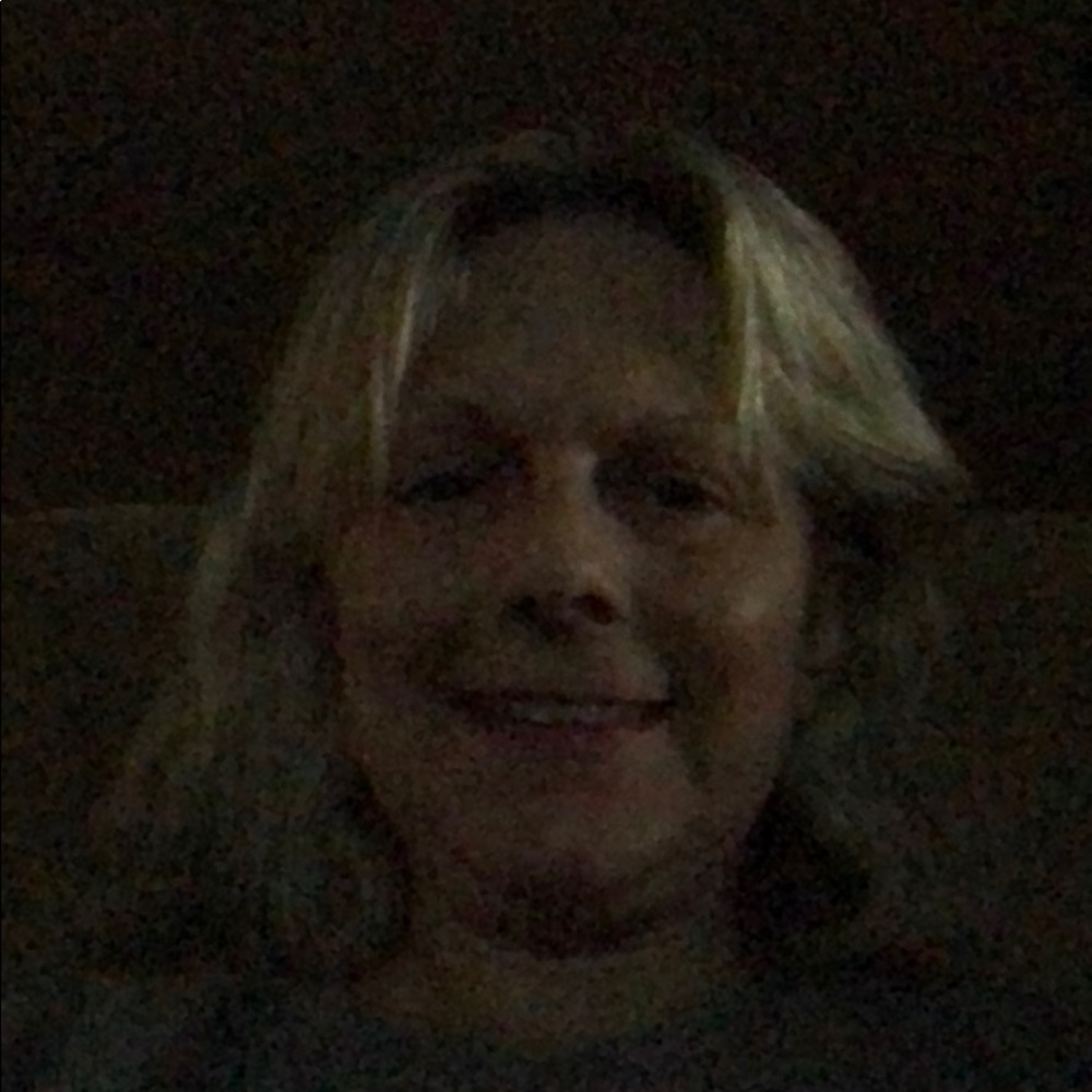 Meet your Posher, Lorie